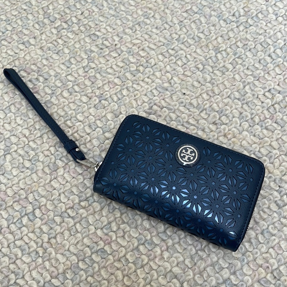 NWT Tory Burch wristlet wallet